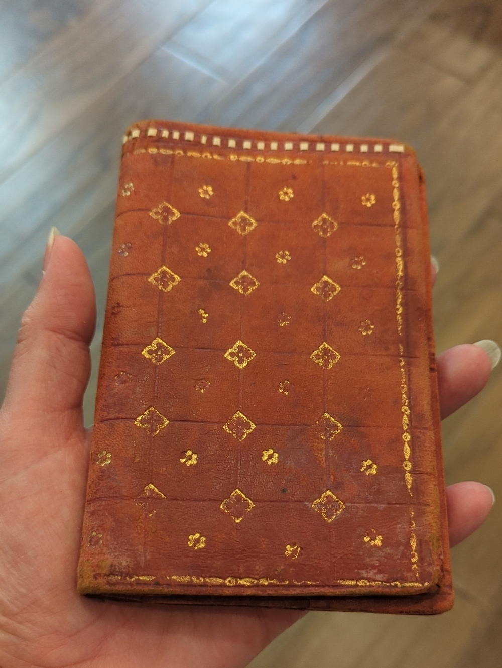 Red Embossed Leather Wallet - Picture 3 of 10
